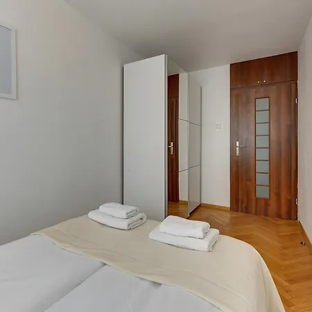 Downtown 3 Maja Apartament *
